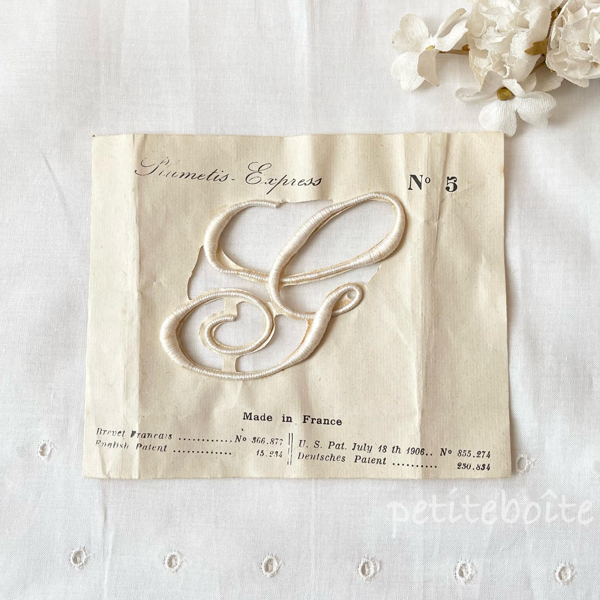 値下げしました【稀少！箱入り】アンティークモノグラム刺繍