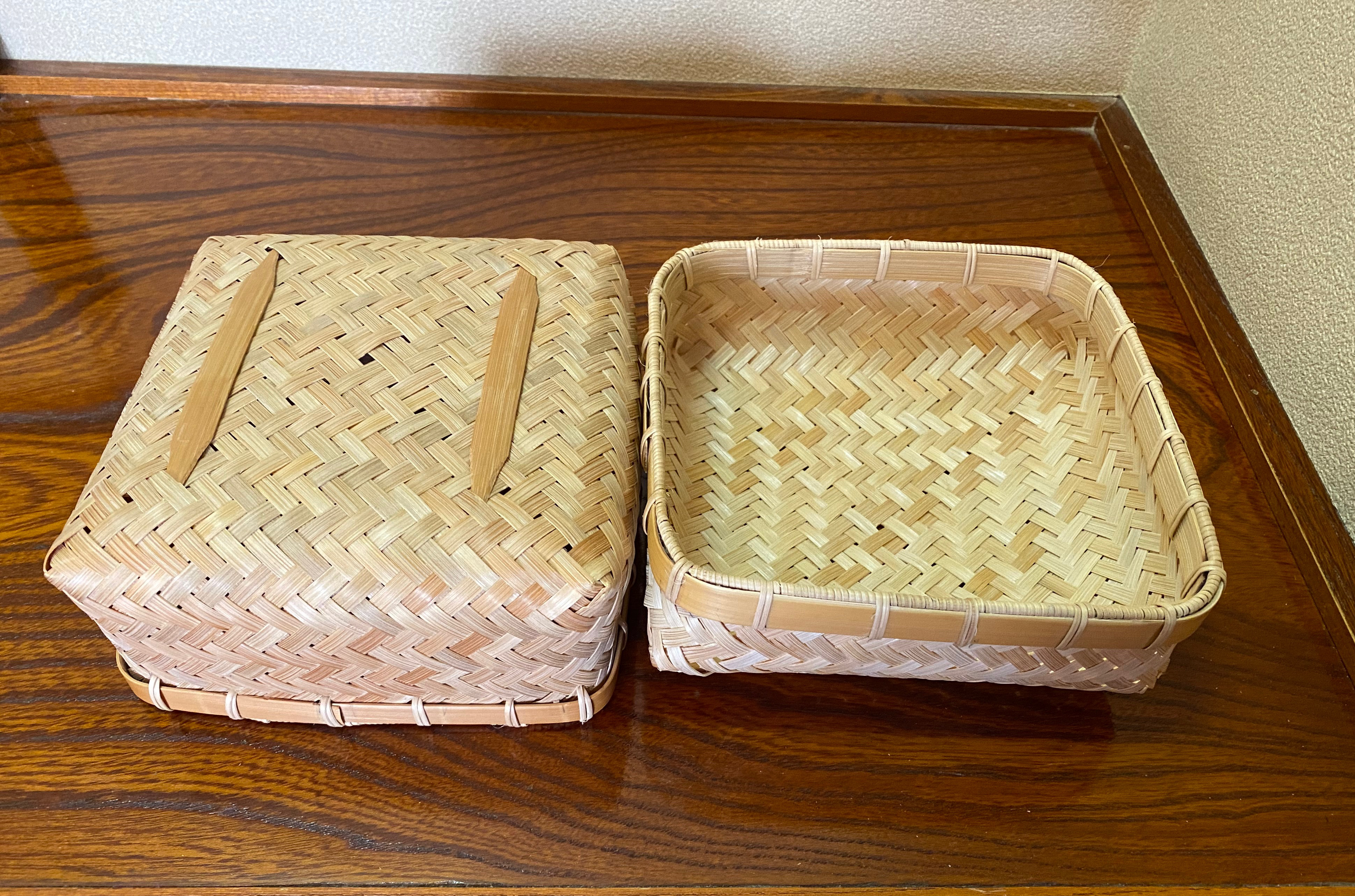 可愛らしい形の竹製お弁当箱　ランチボックス(正方形・小) 2種