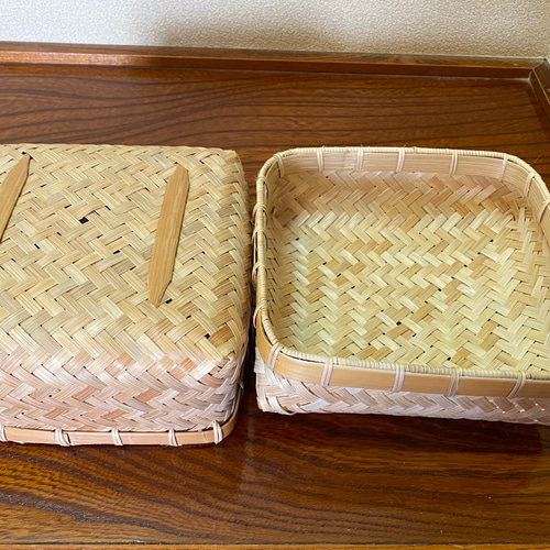 可愛らしい形の竹製お弁当箱 ランチボックス(正方形・小) 2種
