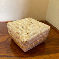 可愛らしい形の竹製お弁当箱　ランチボックス(正方形・小) 2種 2枚目の画像