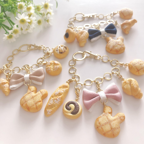 選べる♡うさぎメロンパン×ミニチュアパンのバッグチャーム バッグ 