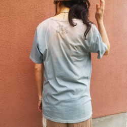 藍染め moon＆ainu organic tops  * 草木染めアイヌと月のカットソー　オーガニックtシャツ 2枚目の画像