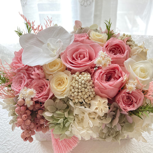 薔薇プリザーブドフラワー 選べる胡蝶蘭さくらジニアバニラ