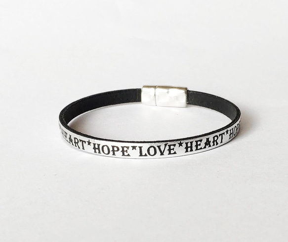 【ヨーロッパ製本革 　hope love heart  メッセージ　シルバー　ブレスレット】マグネット留め　 5枚目の画像