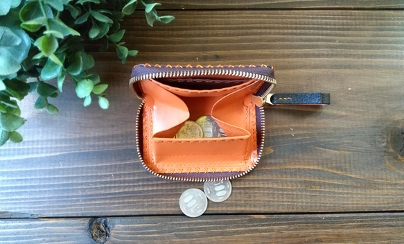 ボックス型のコインケース(ビターチョコオレンジ） 小銭入れ・コイン