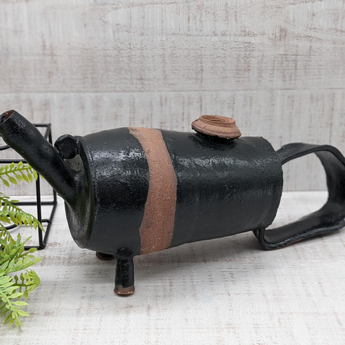 IN-999-0044 花器/花入れ/一輪挿し ジョウロ型足付/黒釉