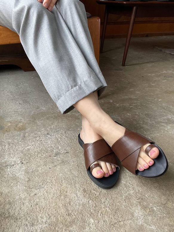 ＊ラスト1【2022サマー】cross sandals ver. Dark brown/フラットサンダル＊ダークブラウン 5枚目の画像