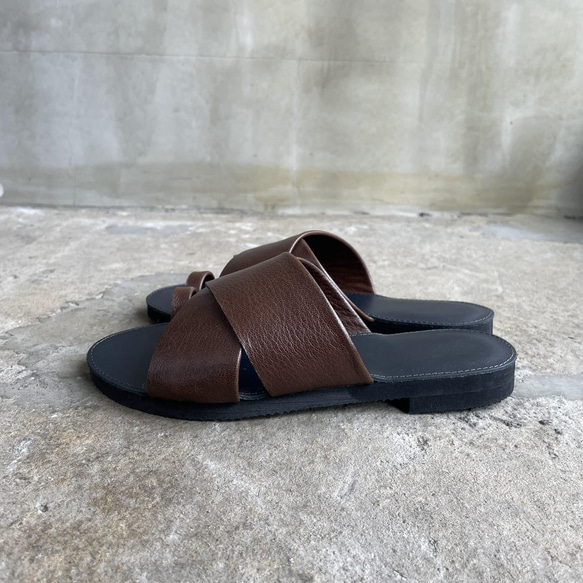 ＊ラスト1【2022サマー】cross sandals ver. Dark brown/フラットサンダル＊ダークブラウン 3枚目の画像