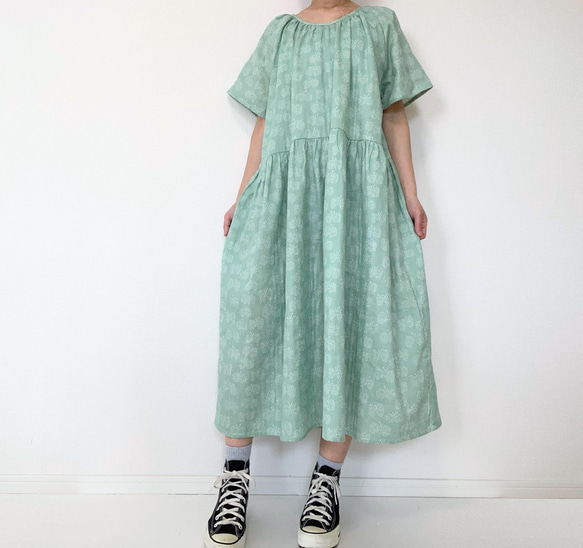柔軟的雙層紗布*簡單的短袖喇叭連衣裙配蝴蝶結*100%棉*淡綠色 第17張的照片