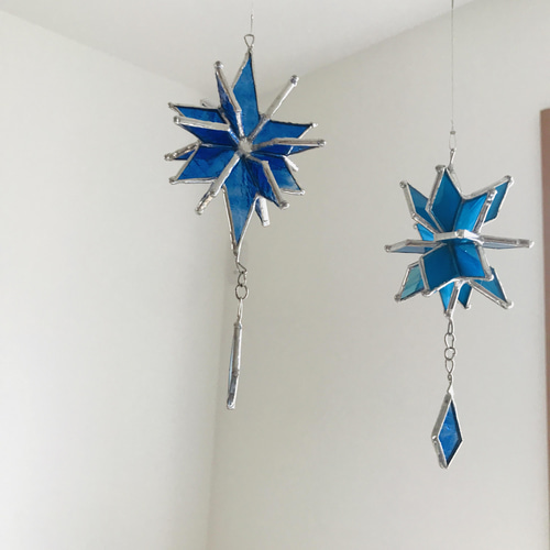 ステンドグラス 吊り下げインテリア クジラと星 モビール micatglass