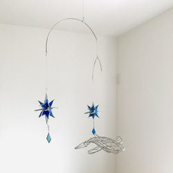 ステンドグラス 吊り下げインテリア クジラと星 モビール micatglass