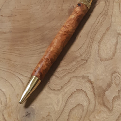 木製ボールペン ツイスト式 ロングパトリオット   花梨ブドウ杢  蜜蝋クリーム仕上げ 3枚目の画像