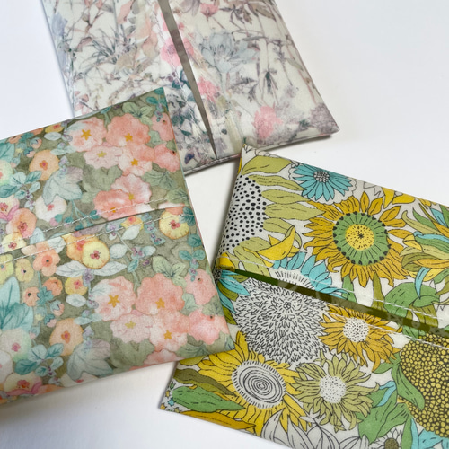 リバティ ラミネート 携帯ティッシュケース・ストロベリーシーフ