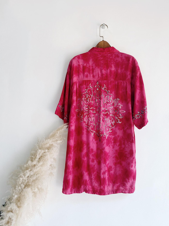 豔紅粉渲染刺繡圖騰 古著絲質夏威夷襯衫上衣vintage Aloha Shirt 第11張的照片