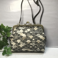 受注製作』サークルレース☆黒＆水☆あおり付きがま口バッグ がま口 A