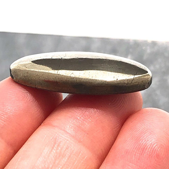 パイライト[140] 32x18mm 46Cts　ルース ／天然石 ／ カボション 6枚目の画像