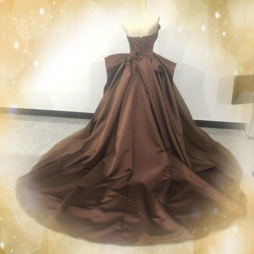 チョコレート色 カラードレス ベアトップ プリンセスライン トレーン  