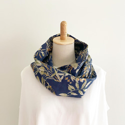 只要戴上它就看起來很時尚♡春夏圍巾採用優質亞麻製成♪植物圖案植物圖案海軍藍單層單型 第10張的照片