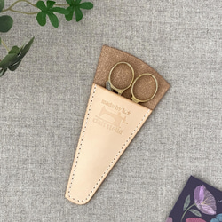 革のポーチ 手帳やノートのコラージュ材料の整理に 手紙などの保管にも