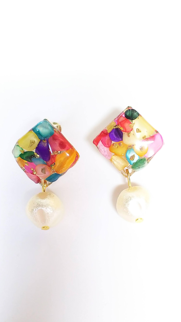 アクセサリー さざれ石 カラフル パール付き ダブルスクエアピアス 