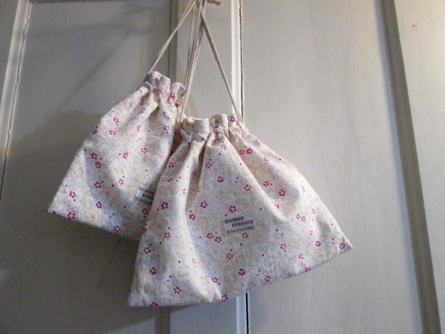 フランスショップオリジナルリバティ Feliciteフェリシテとアンティークレースの巾着ポーチセット