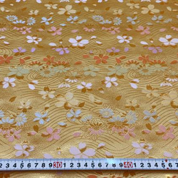 金襴 生地 布 流水菊桜 クリーム（金）☆生地幅約33cm×長さ50cm☆ 連続カット可 （147B-NM1） 4枚目の画像