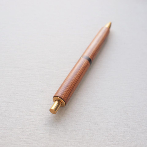 GO SLOW PEN ーノック式ー〔屋久杉と真鍮のボールペン〕結MUSUBI