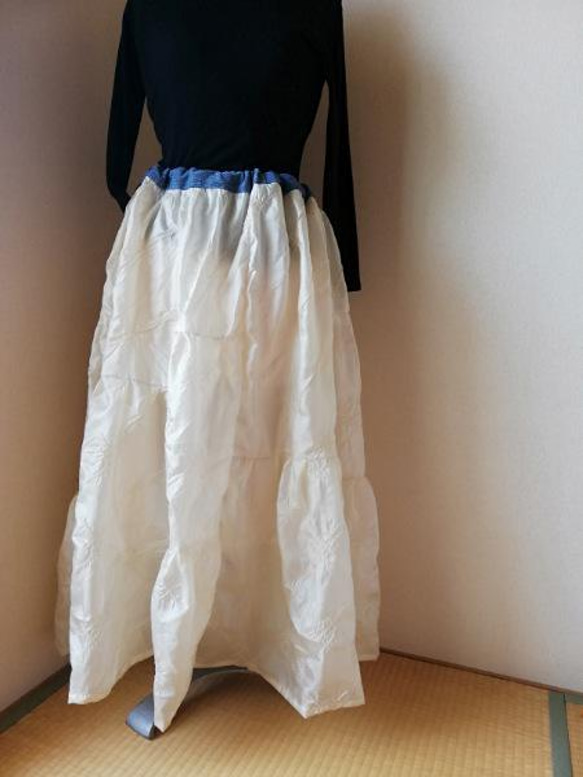 透け感のある・つぎはぎひらひらスカート　アイボリー　ロングスカート 3枚目の画像