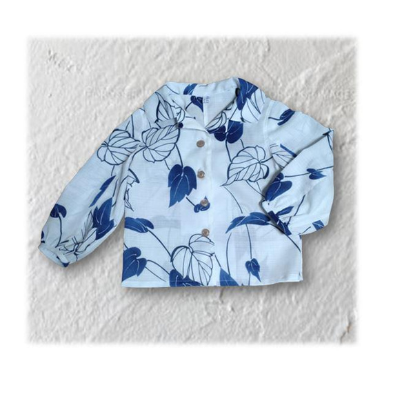 14＊トロピカル葉柄浴衣リメイクレトロオープンカラーブラウスジャケット（白×紺） 4枚目の画像