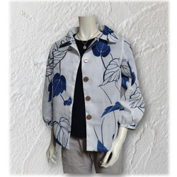 14＊トロピカル葉柄浴衣リメイクレトロオープンカラーブラウスジャケット（白×紺） 2枚目の画像