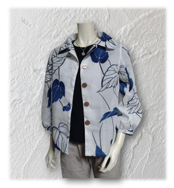 14＊トロピカル葉柄浴衣リメイクレトロオープンカラーブラウスジャケット（白×紺） 2枚目の画像