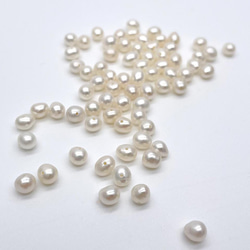 淡水パール 10粒 真珠 小粒 ポテト バロック 4~4.5mm*5~6mm 傷 変形 3枚目の画像