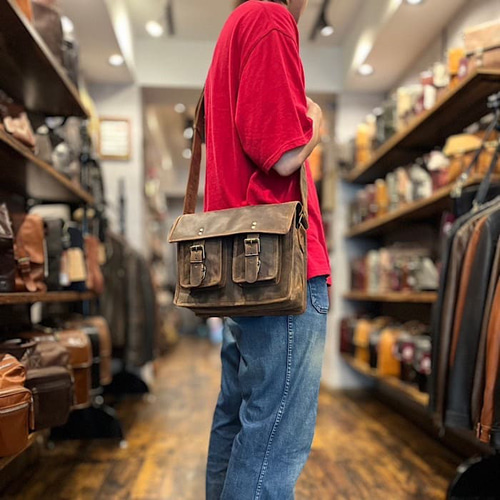 英国デザイン本革かばん フォトトラベラーV-Buf ショルダーバッグ