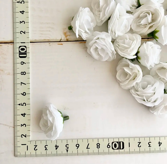 真っ白なミニバラ.* ⚘花材・造花・アーティフィシャルフラワー 5枚目の画像