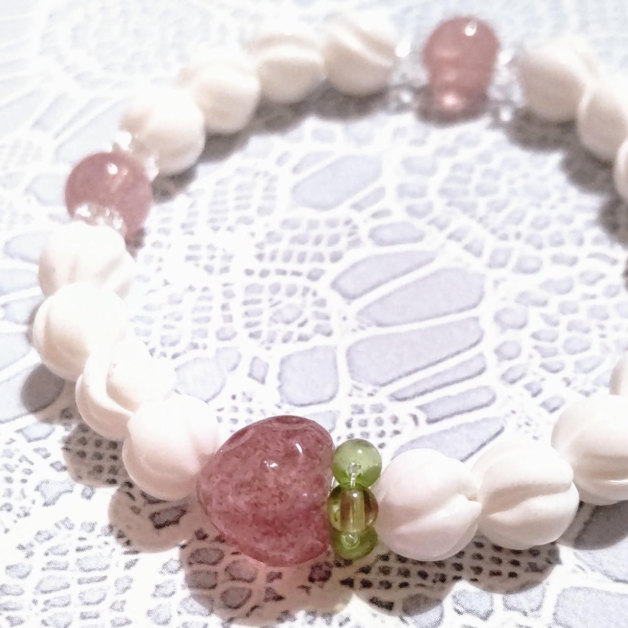 希少 いちご型アフリカンストロベリークォーツ 女性にとっては最高の守り石 まるで ホイップの様なホワイトシェル 癒し効果