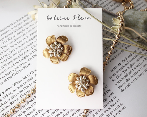 aki☆　アンティーク ヴィンテージ フラワー レリーフ ゴールド ピアス aki☆ アンティーク ヴィンテージ フラワー レリーフ ゴールド ピアス