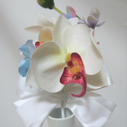 芍薬と胡蝶蘭のクレッセントブーケ♪ブートニア付き♪生花みたいに綺麗な造花です♪高品質なのに安い 19枚目の画像