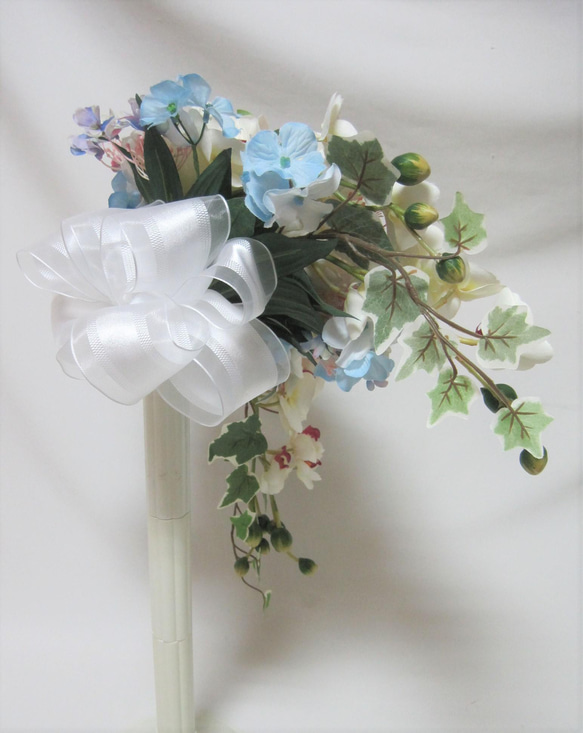 芍薬と胡蝶蘭のクレッセントブーケ♪ブートニア付き♪生花みたいに綺麗な造花です♪高品質なのに安い 10枚目の画像