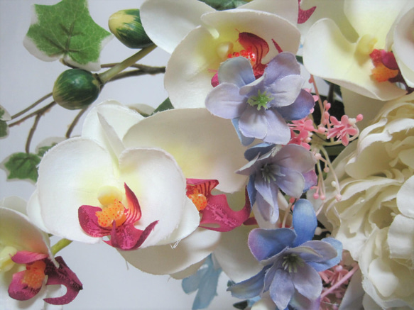 芍薬と胡蝶蘭のクレッセントブーケ♪ブートニア付き♪生花みたいに綺麗な造花です♪高品質なのに安い 18枚目の画像