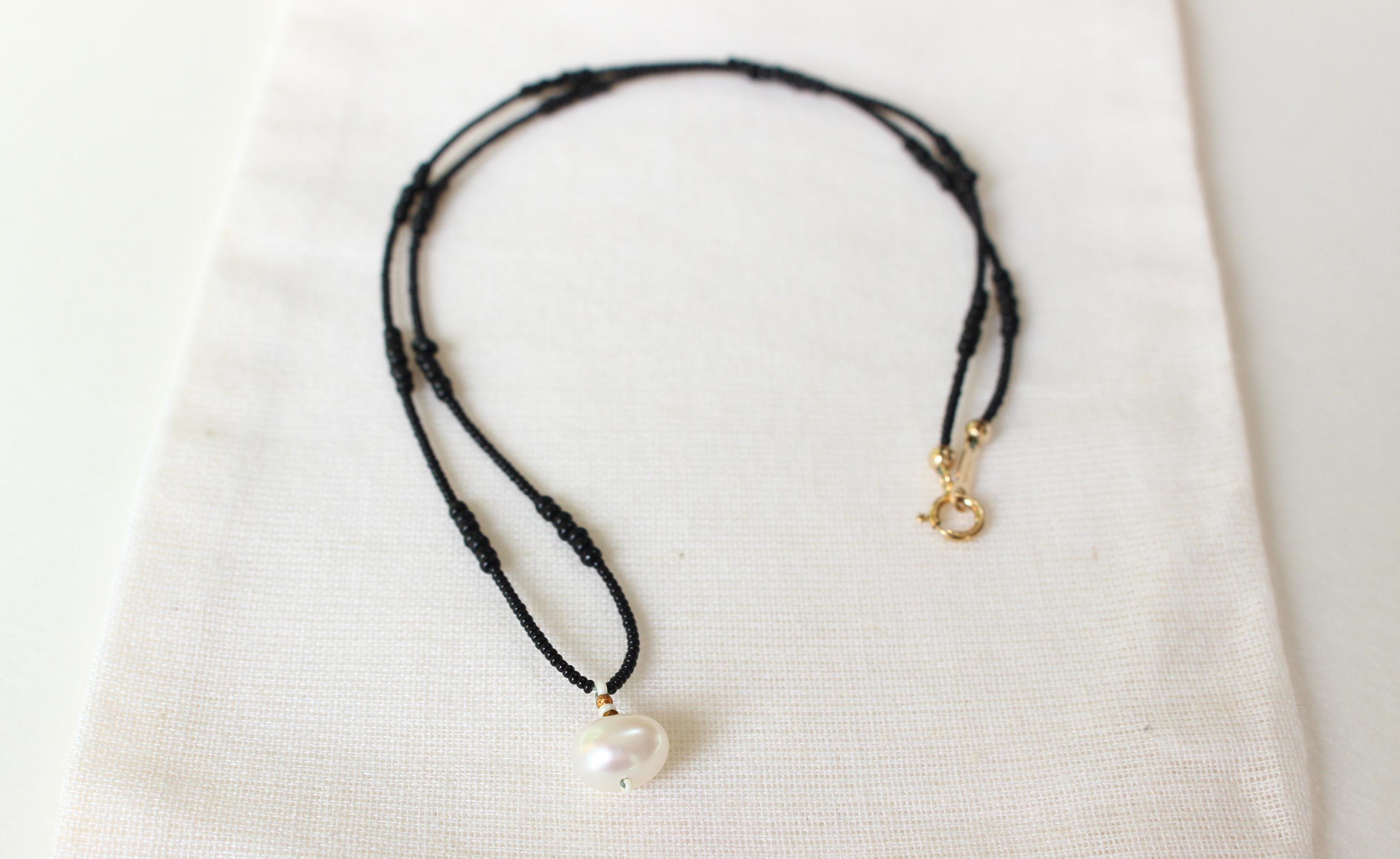ＵＮＥ/ヴィンテージビーズ アンティークビーズ ×上質な一粒淡水パールネックレス/ブラック