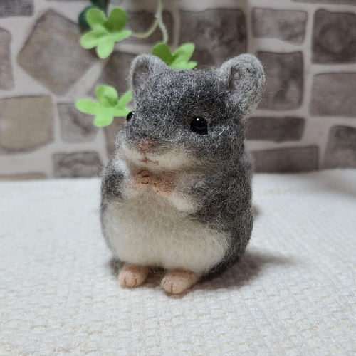 羊毛フェルト　チンチラ(グレー) チンチラの羊毛フェルトマスコット（グレー） 羊毛フェルト little