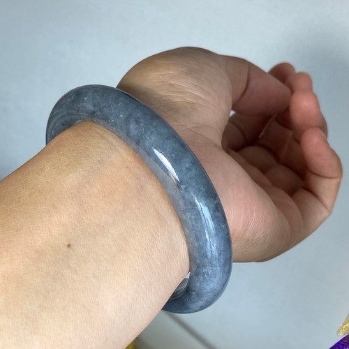 ミャンマー産天然翡翠バングル【Type A】58mm ミャンマー産天然翡翠バングル【Type A】58mm