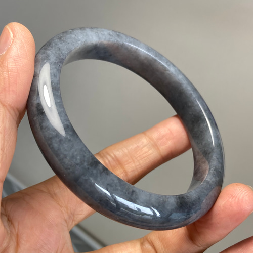 Better-n-Best【鑑別書付】ミャンマー産翡翠のバングル55ミリ弱 Better