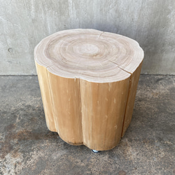ヒノキの切り株の造形的置物 丸太 椅子 スツール -7 オブジェ ディスプレイ 高級感 スタイリッシュ 4枚目の画像