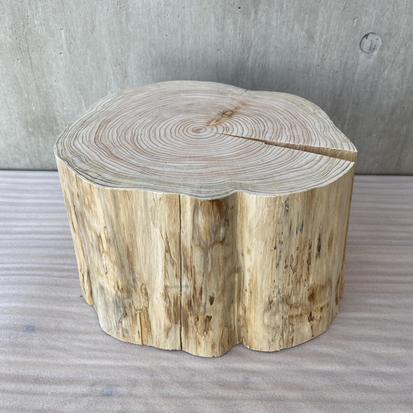 【ヒノキ切り株の造形的置物】テーブル 丸太 オブジェ サイドテーブル インテリア ヒノキの切り株の造形的置物】テーブル 丸太 椅子 スツール
