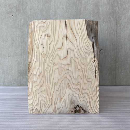 ☆一点物☆即日発送可☆杉 椅子 スツール オブジェ ディスプレイ 高級感 杉の直方体の置物 -1 椅子 スツール オブジェ フラワー