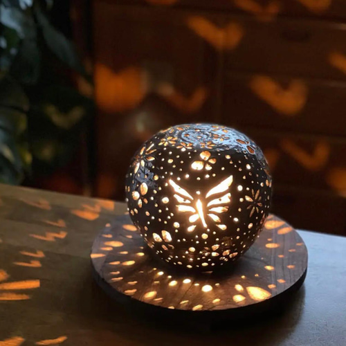 まるで別世界✨蝶と花の光が映る癒しの灯りランプシェード スタンド