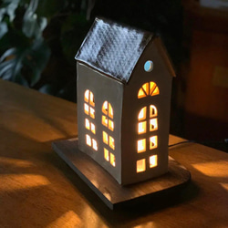 伊豆石で作った森の家をイメージしたランプシェードです。 0cc5c1bc5c24c4cb619559c9068e3f