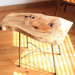 天然木　ケヤキの一枚板のサイドテーブル　　アイアン　一点もの② 5枚目の画像