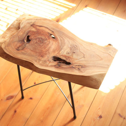 天然木　ケヤキの一枚板のサイドテーブル　　アイアン　一点もの② 4枚目の画像